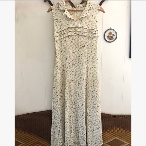 Vintage Dresses & Skirts - Floral Prairie Maxi Dress